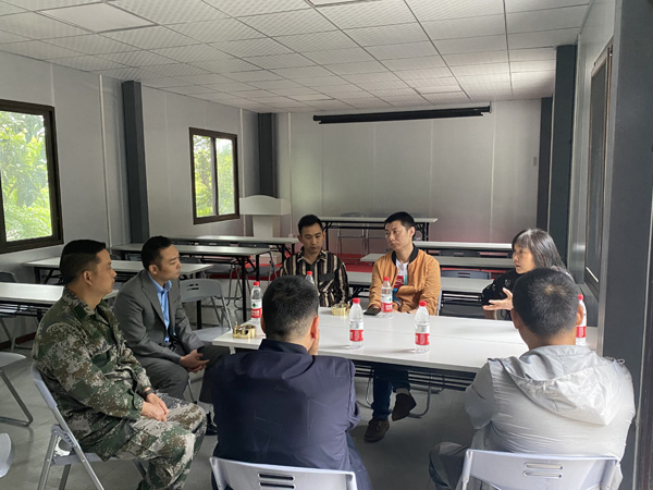 总经理谭孝发在项目接待行业专家